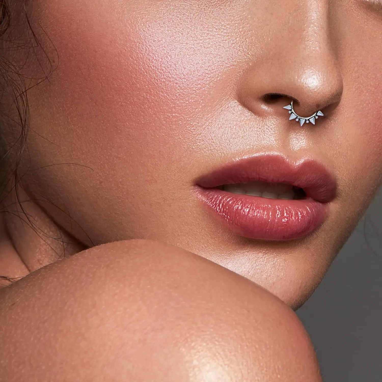 14G 16G Septum Jewelry G23 Titanium Septum Rings Spiked Cartilage Helix Earrings Hinged Segment Seamless Clicker Nose Rings Daith Piercing Jewelry