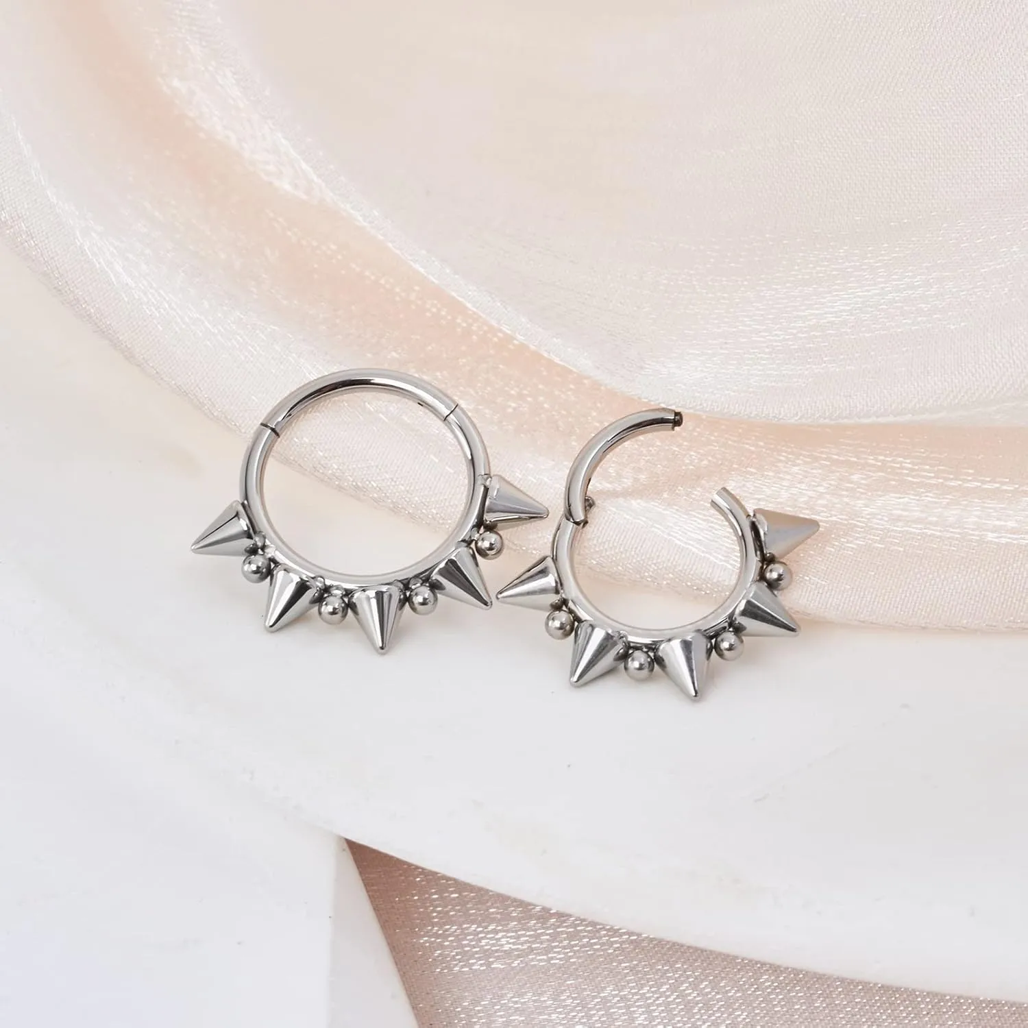 14G 16G Septum Jewelry G23 Titanium Septum Rings Spiked Cartilage Helix Earrings Hinged Segment Seamless Clicker Nose Rings Daith Piercing Jewelry