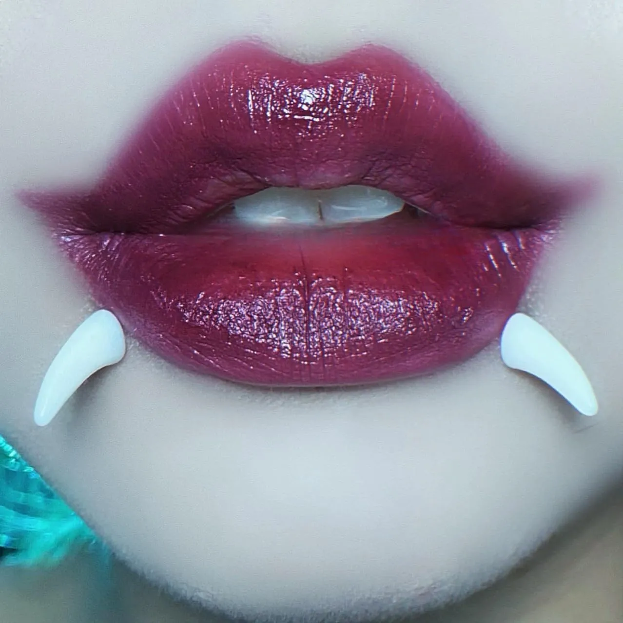 2Pcs 16G Vampire Fangs Lip Rings for Women Men Hypoallergenic Stainless Steel Lip Studs Rings Halloween Cosplay Statement Lip Piercing Jewelry 6-12MM
