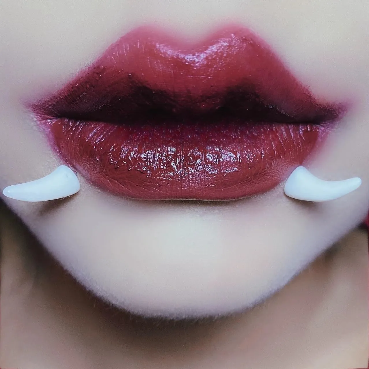 2Pcs 16G Vampire Fangs Lip Rings for Women Men Hypoallergenic Stainless Steel Lip Studs Rings Halloween Cosplay Statement Lip Piercing Jewelry 6-12MM