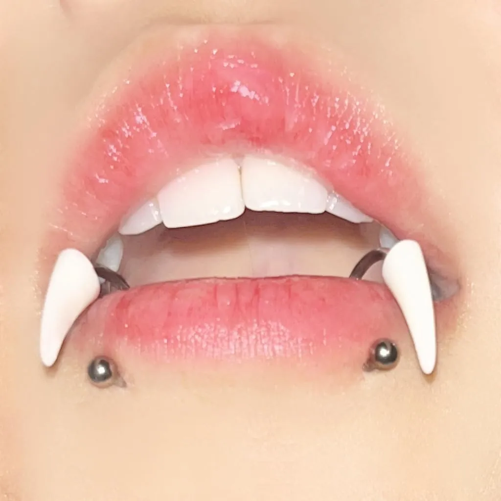 2Pcs 16G Vampire Fangs Lip Rings for Women Men Stainless Steel Snake Bite Jewelry Halloween Body Piercings Jewelry 8-12mm