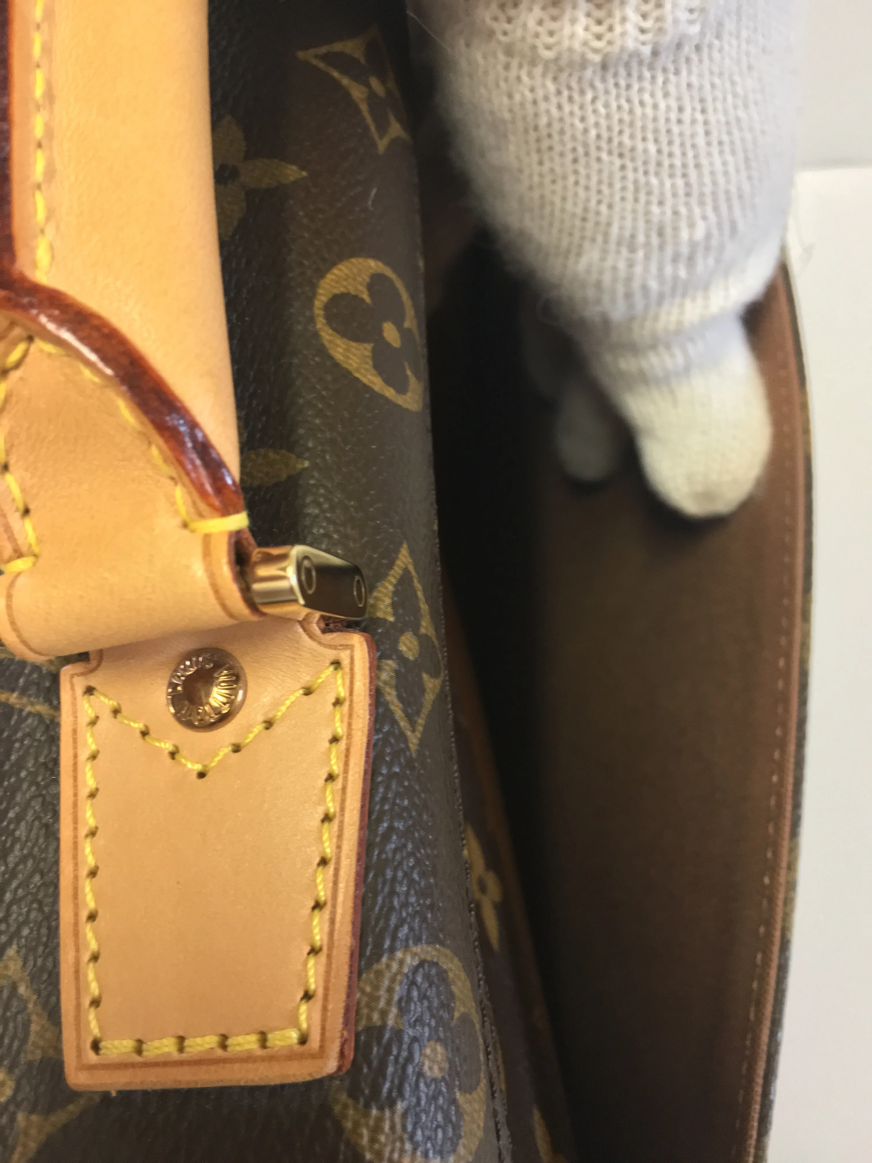 AUTHENTIC LOUIS VUITTON LAGUITO MONOGRAM BRIEFCASE PORTE DOCUMENTS M53026