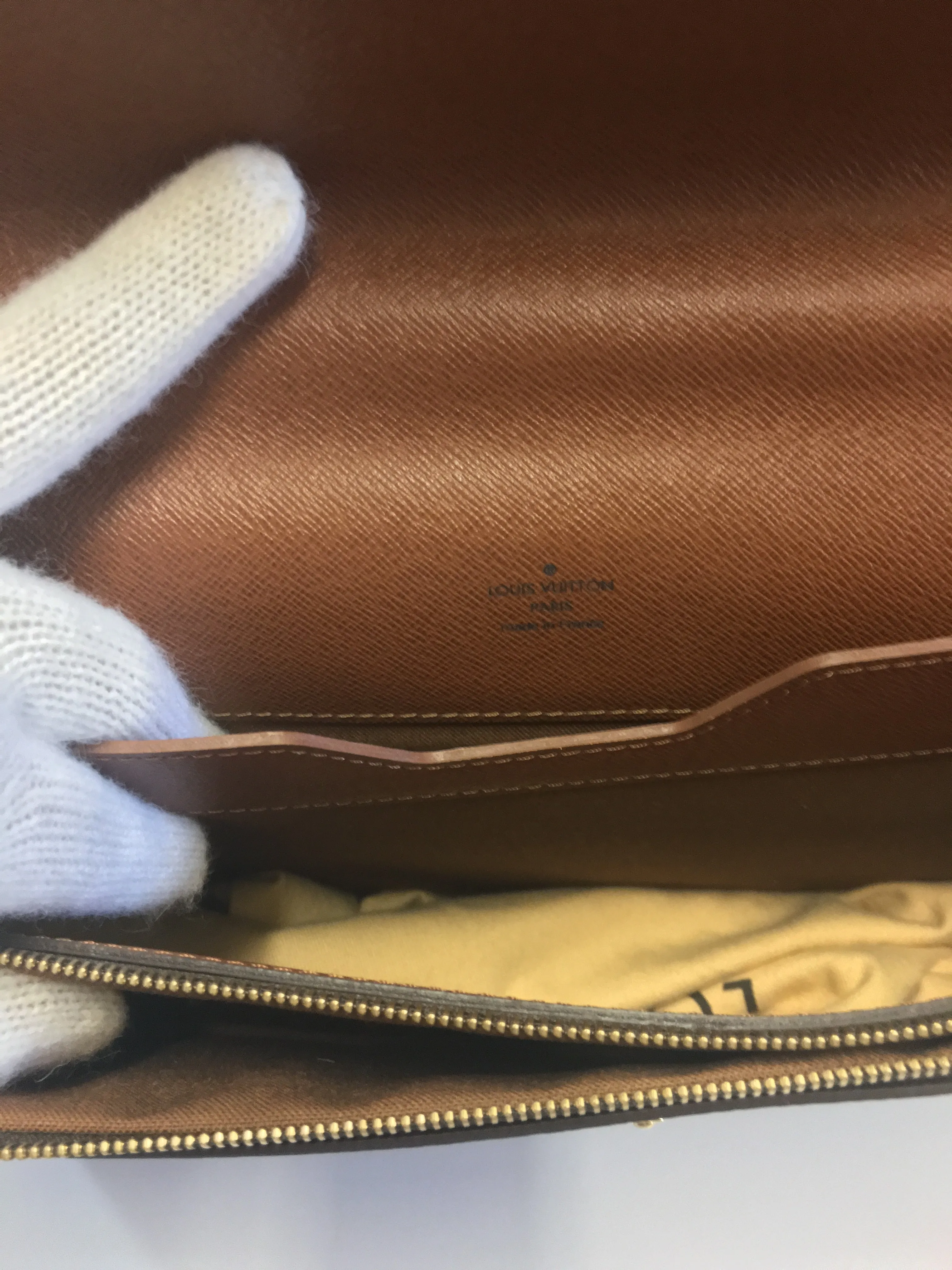 AUTHENTIC LOUIS VUITTON LAGUITO MONOGRAM BRIEFCASE PORTE DOCUMENTS M53026