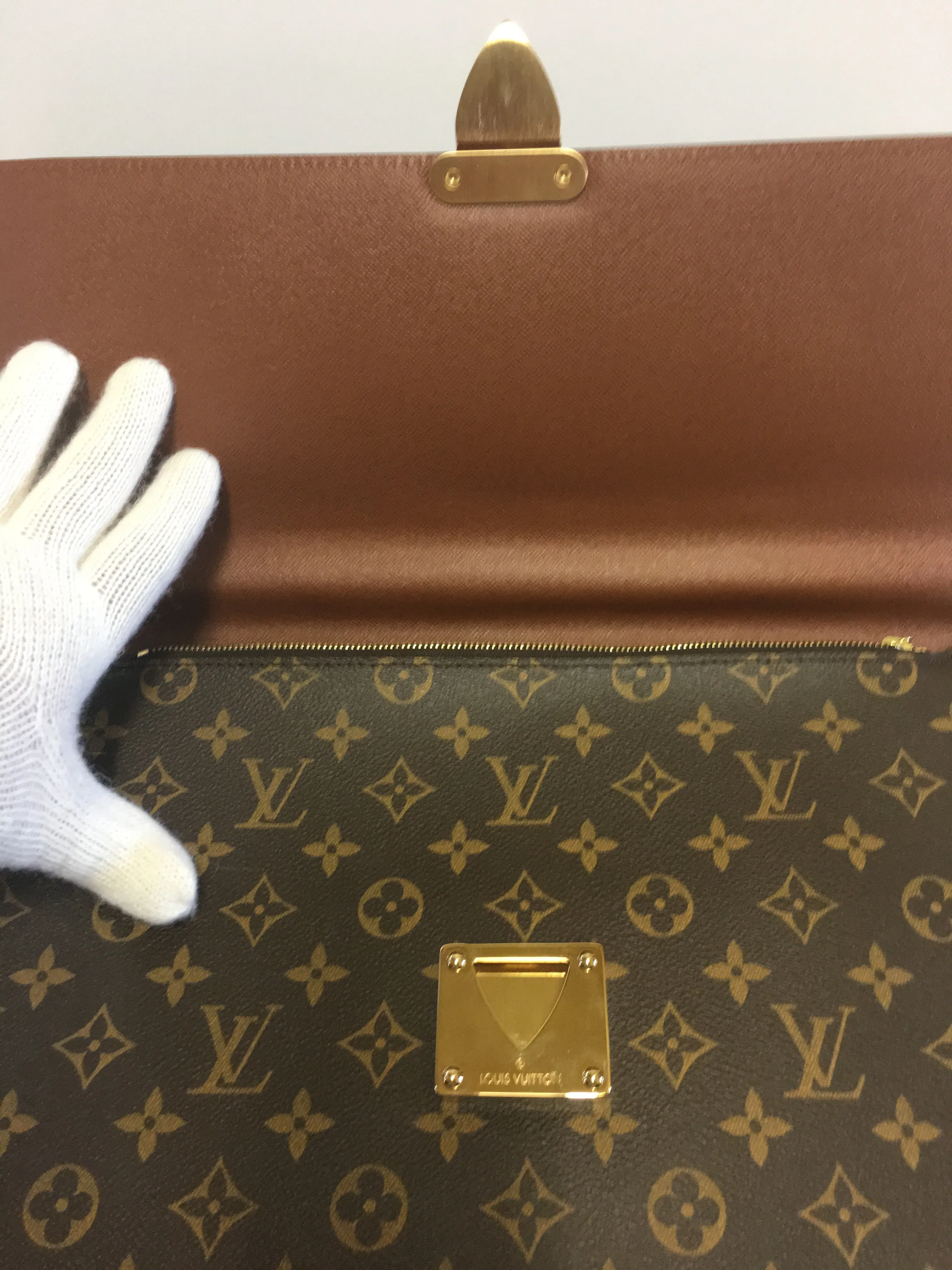 AUTHENTIC LOUIS VUITTON LAGUITO MONOGRAM BRIEFCASE PORTE DOCUMENTS M53026