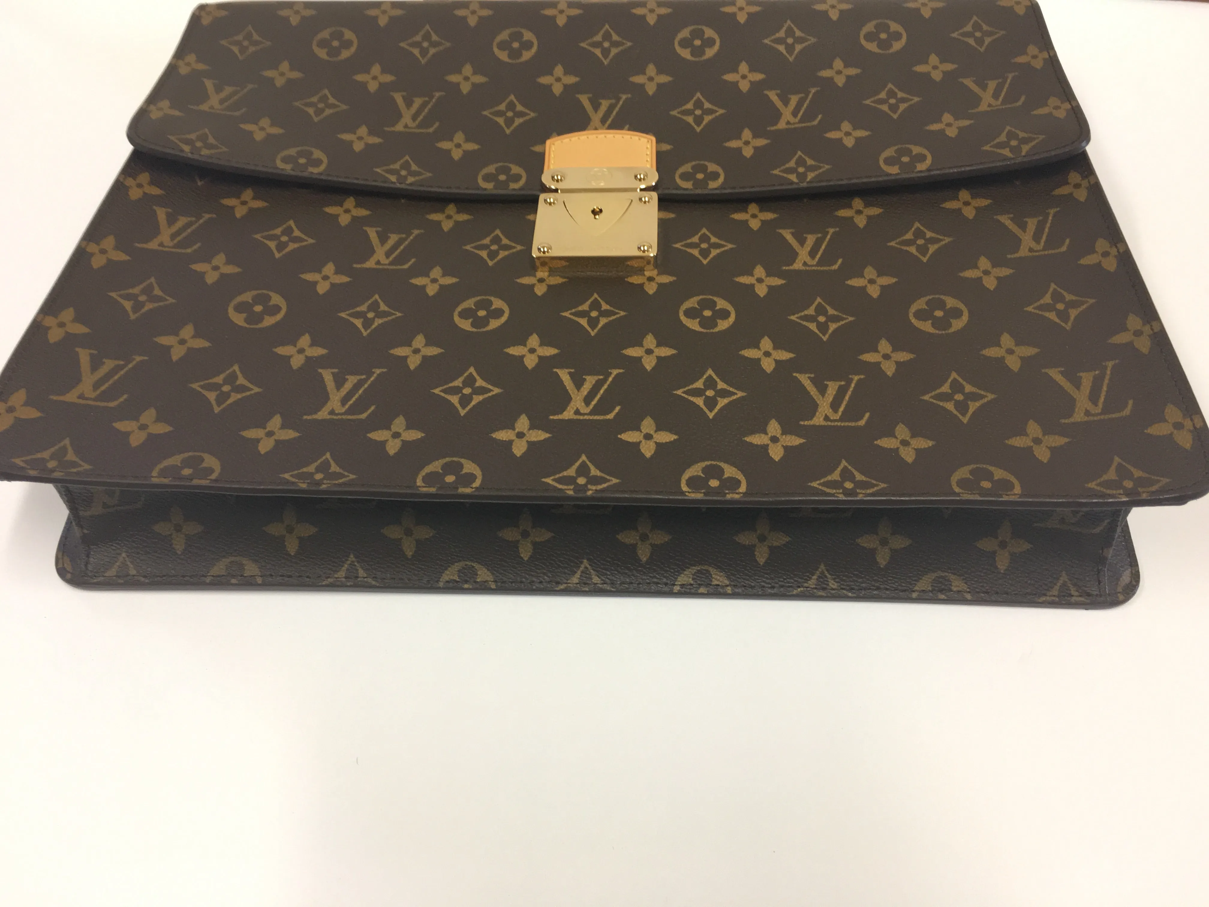AUTHENTIC LOUIS VUITTON LAGUITO MONOGRAM BRIEFCASE PORTE DOCUMENTS M53026
