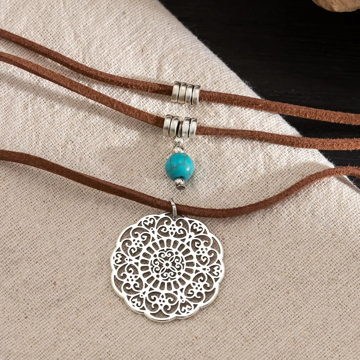 Boho Choker Necklace for Women Western Leather Shell Cord Trendy Layered Western Turquoise Accessories Necklaces Jewelry for Women