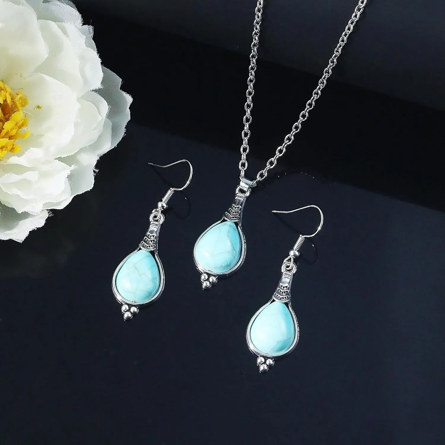 Boho Turquoise Jewelry Set for Women Vintage Western Jewelry Rustic Couture's Turquoise Pendant Necklace Dangle Earrings Western Clothing Jewelry Accessories