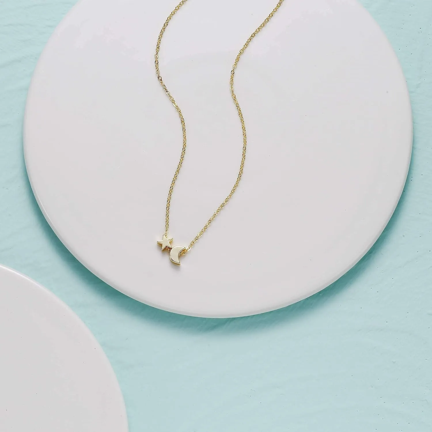 CAROVO Dainty Gold Necklace for Women 14K Plated Layered Chain Necklaces Trible Layering Paper Clip Chain Hammered Disc Link Necklace Shiny Twisted Rope Chain Necklace Jewelry