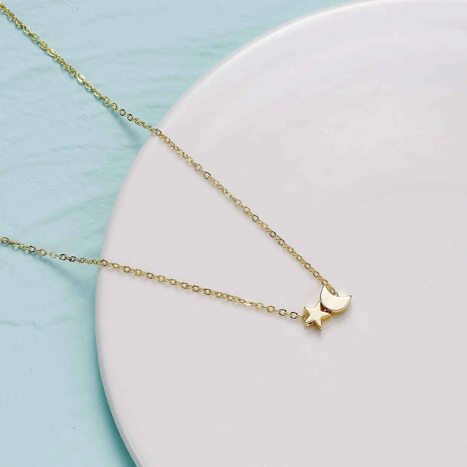 CAROVO Dainty Gold Necklace for Women 14K Plated Layered Chain Necklaces Trible Layering Paper Clip Chain Hammered Disc Link Necklace Shiny Twisted Rope Chain Necklace Jewelry