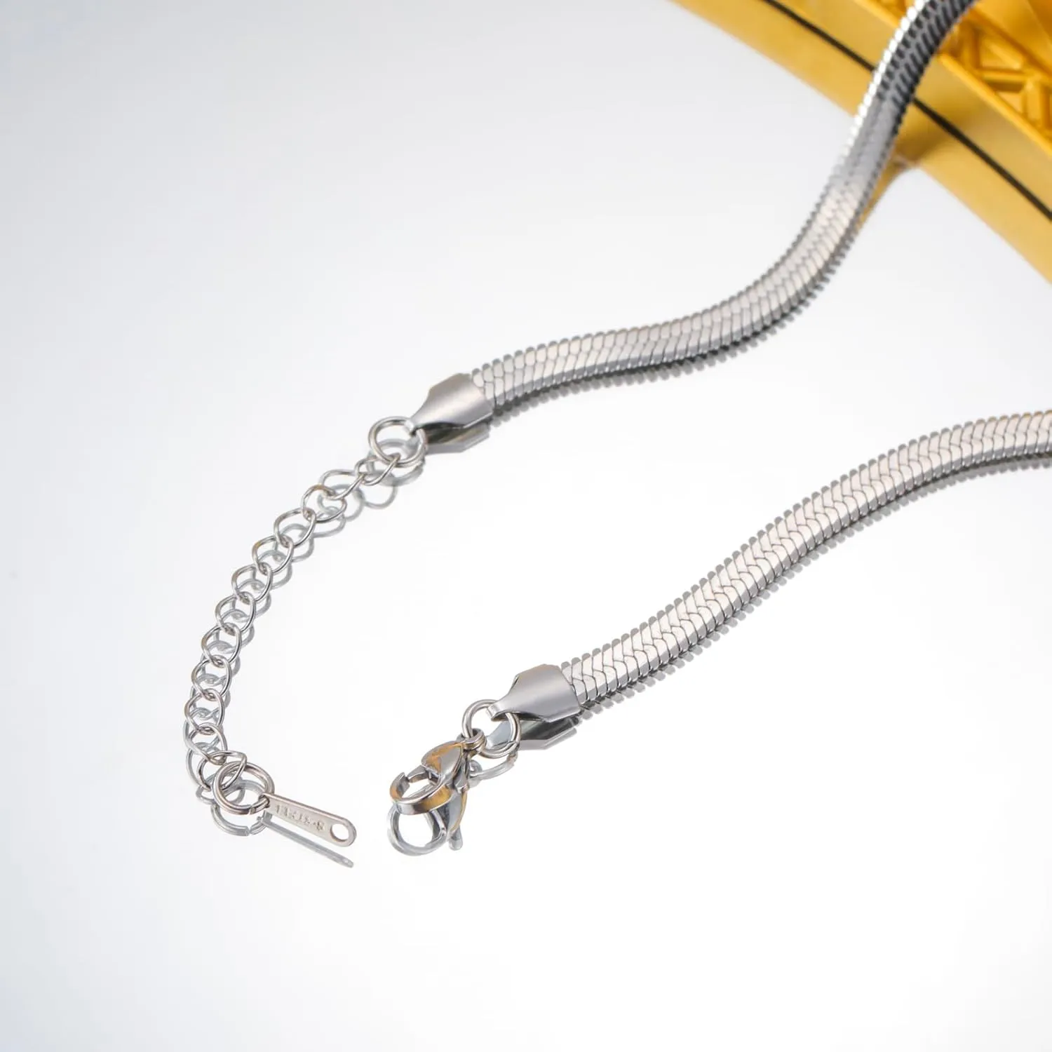 Dreamtimes Herringbone Flat Snake Magic Chain Necklace Vintage Shiny Chain for Men and Women Herringbone Necklace Dainty Simple Necklace Choker Necklaces