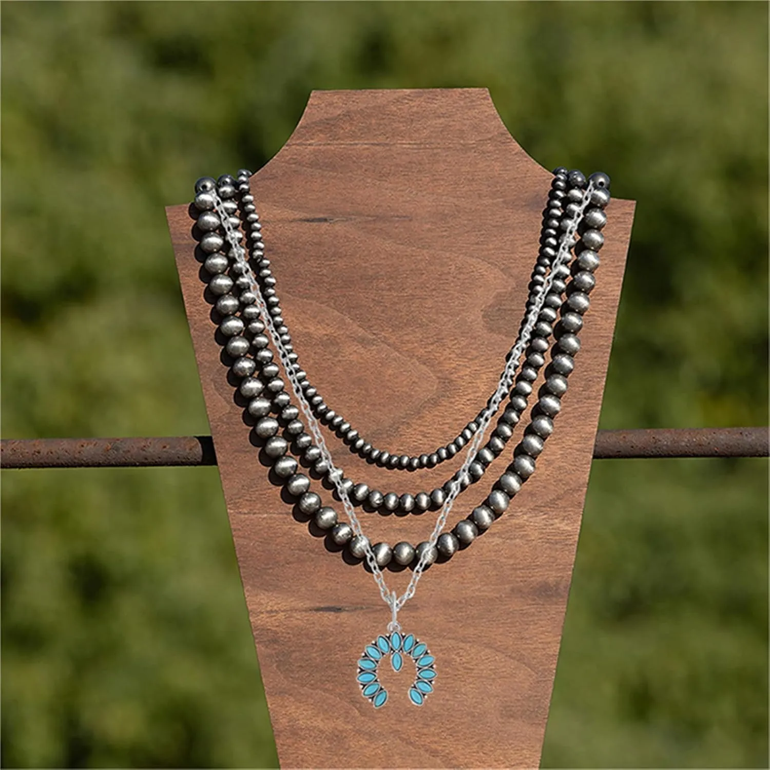 Dreuyet Navajo Pearl Layered Necklace with Western Turquoise Necklace Boho Vintage Choker Retro Tribe Western Beaded Cowgirl Country Gift for Women