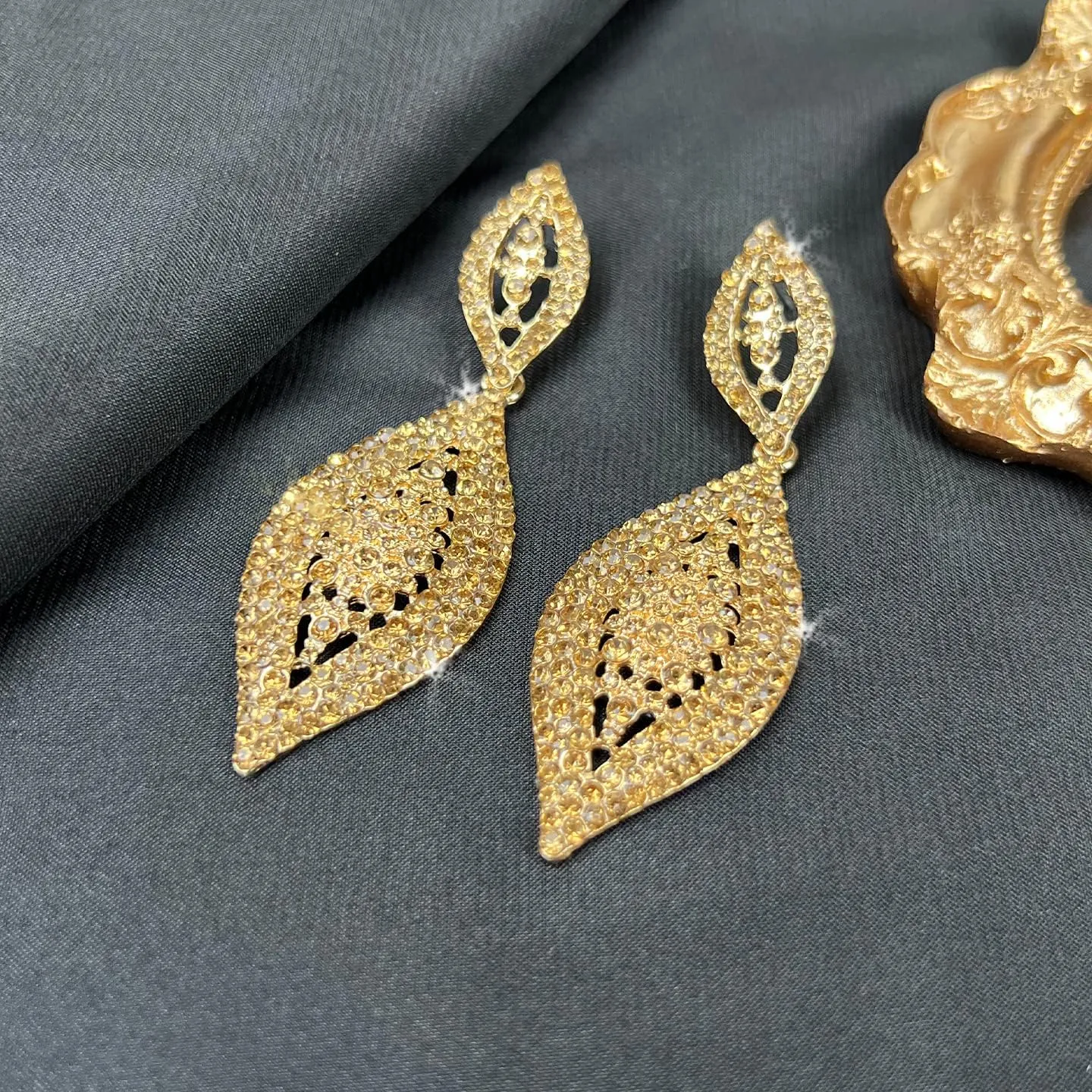 Fashion Rhinestone Crystal Wedding Earrings for Women Bridal Bridesmaid Long Leaf Chandelier Teardrop Dangle Earrings Jewelry