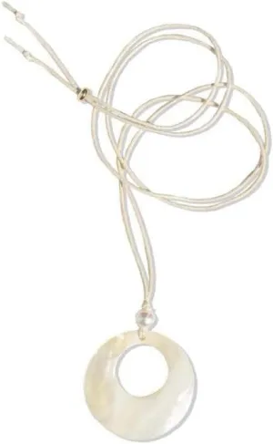 Fashion Shell Necklace Unique Nutural Round Pendant Clavicle Chain Birthday Valentines Day Ornament Hollow Round Choker