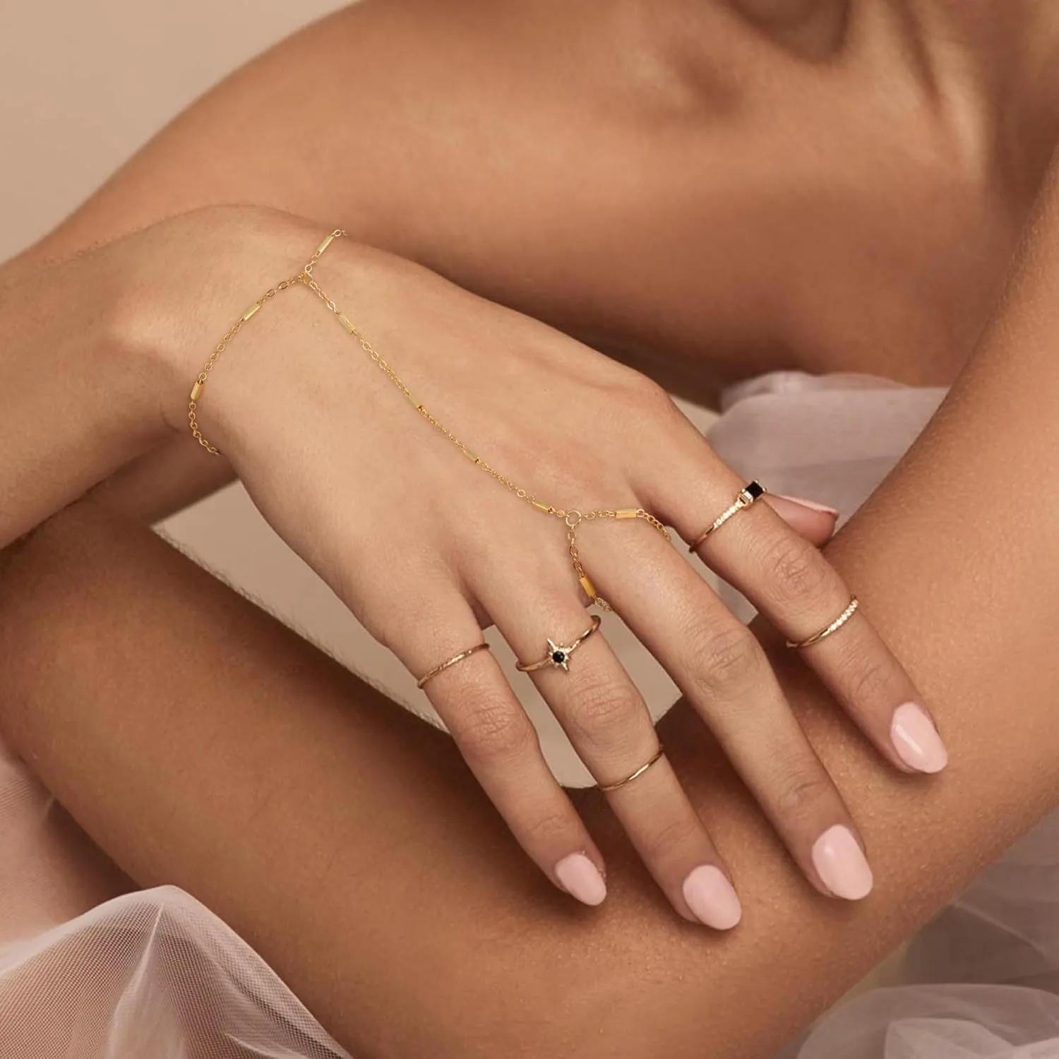 Gold Hand Chain Bracelets for Women, 14K Gold Plated Hand Chain Dainty Finger Ring Bracelet Gold Jewelry Gifts Trendy
