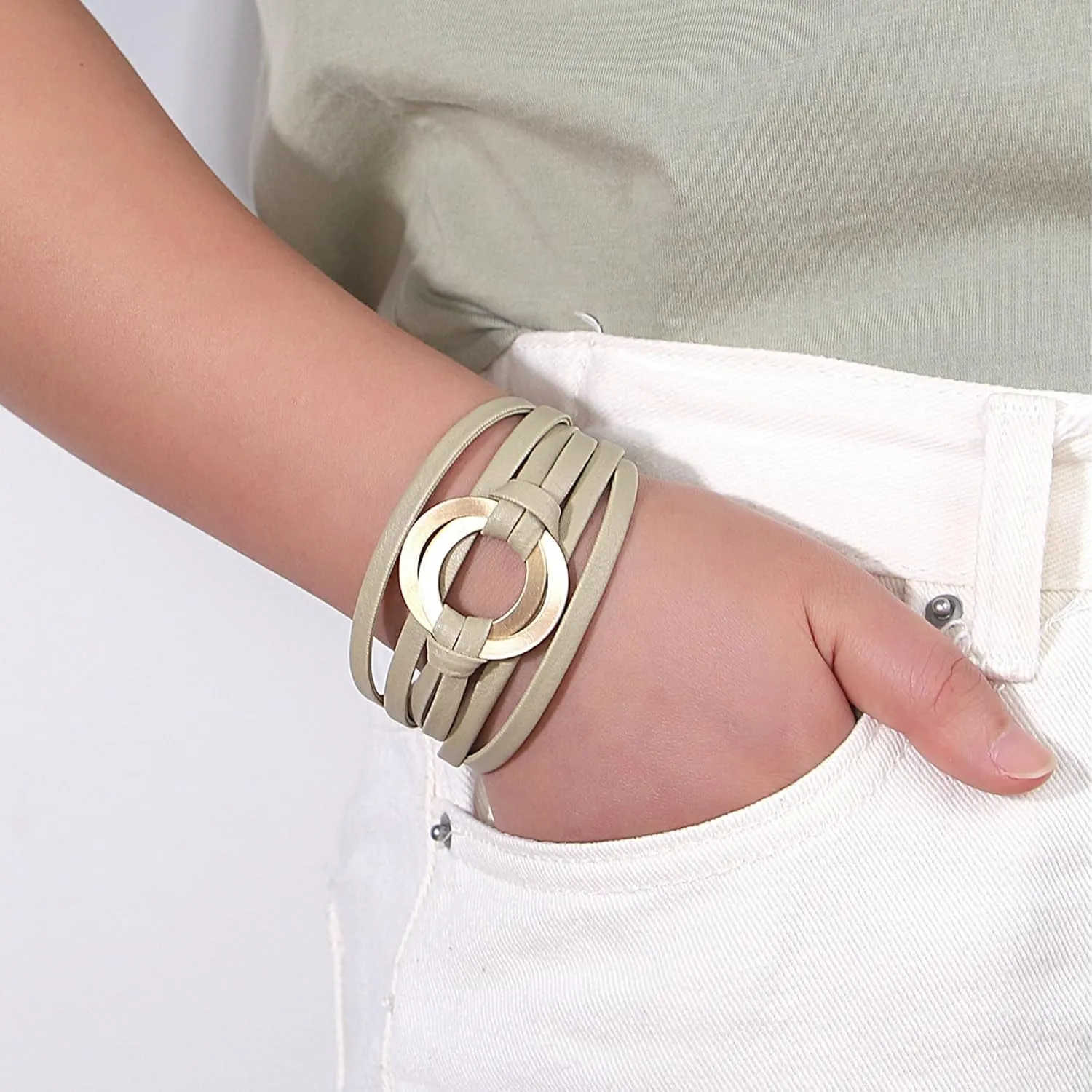 hotoo Circle Charm Bracelets for Women Handmade Leather Wrap Bracelets for Women Teen Girls Bohemian Couples Friendship Bracelet Cuff Bangle Boho Jewelry Gift for Sisters, Wife and Mother
