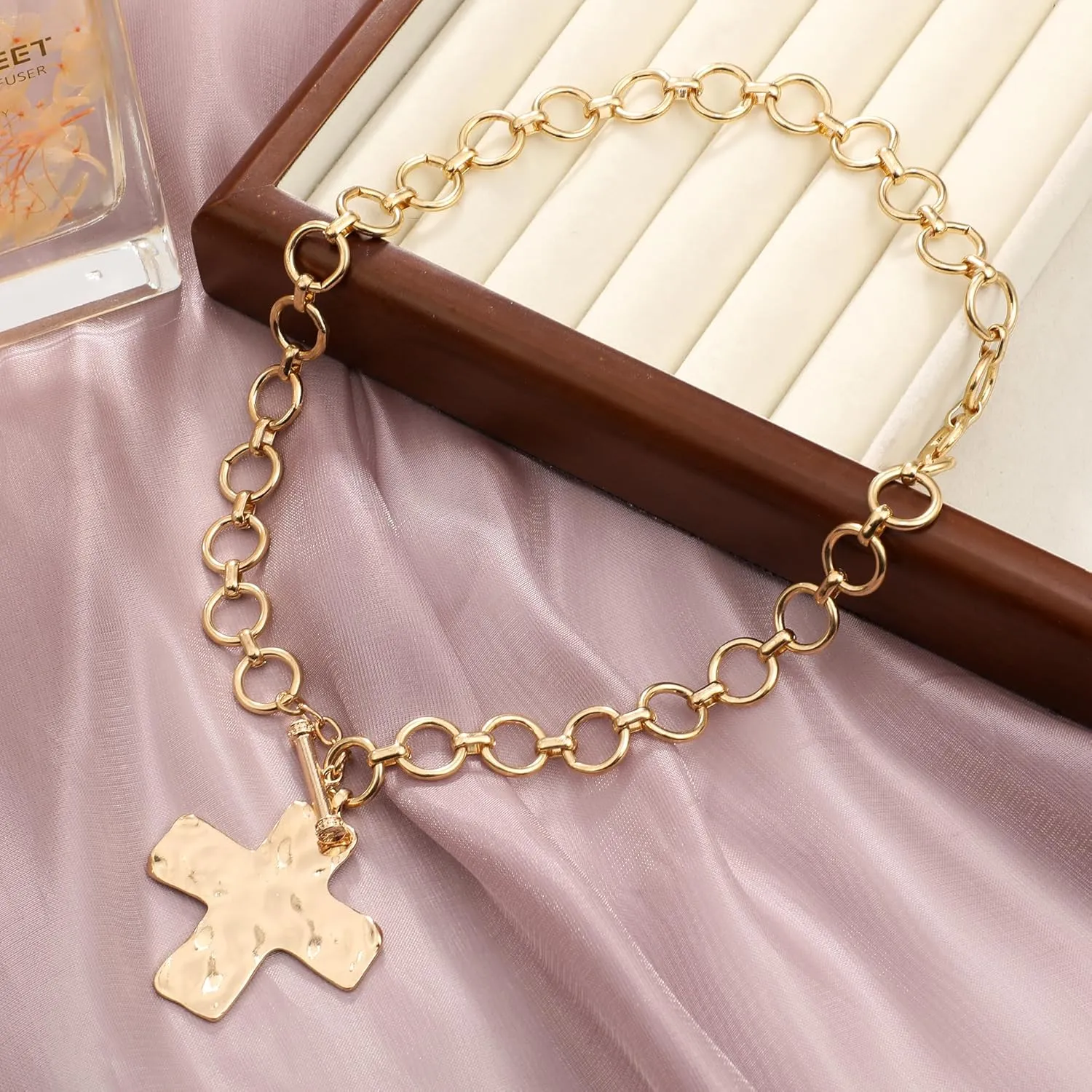 MQV Chunky Statement Gold Hammered Bold Cross Necklace Thick Chain Vintage Chain Pendant Jewelry