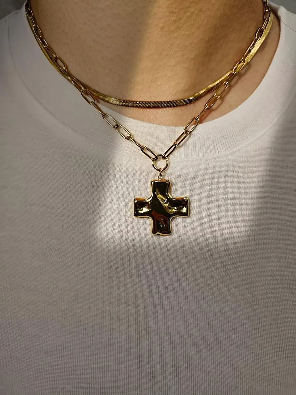 MQV Chunky Statement Gold Hammered Bold Cross Necklace Thick Chain Vintage Chain Pendant Jewelry
