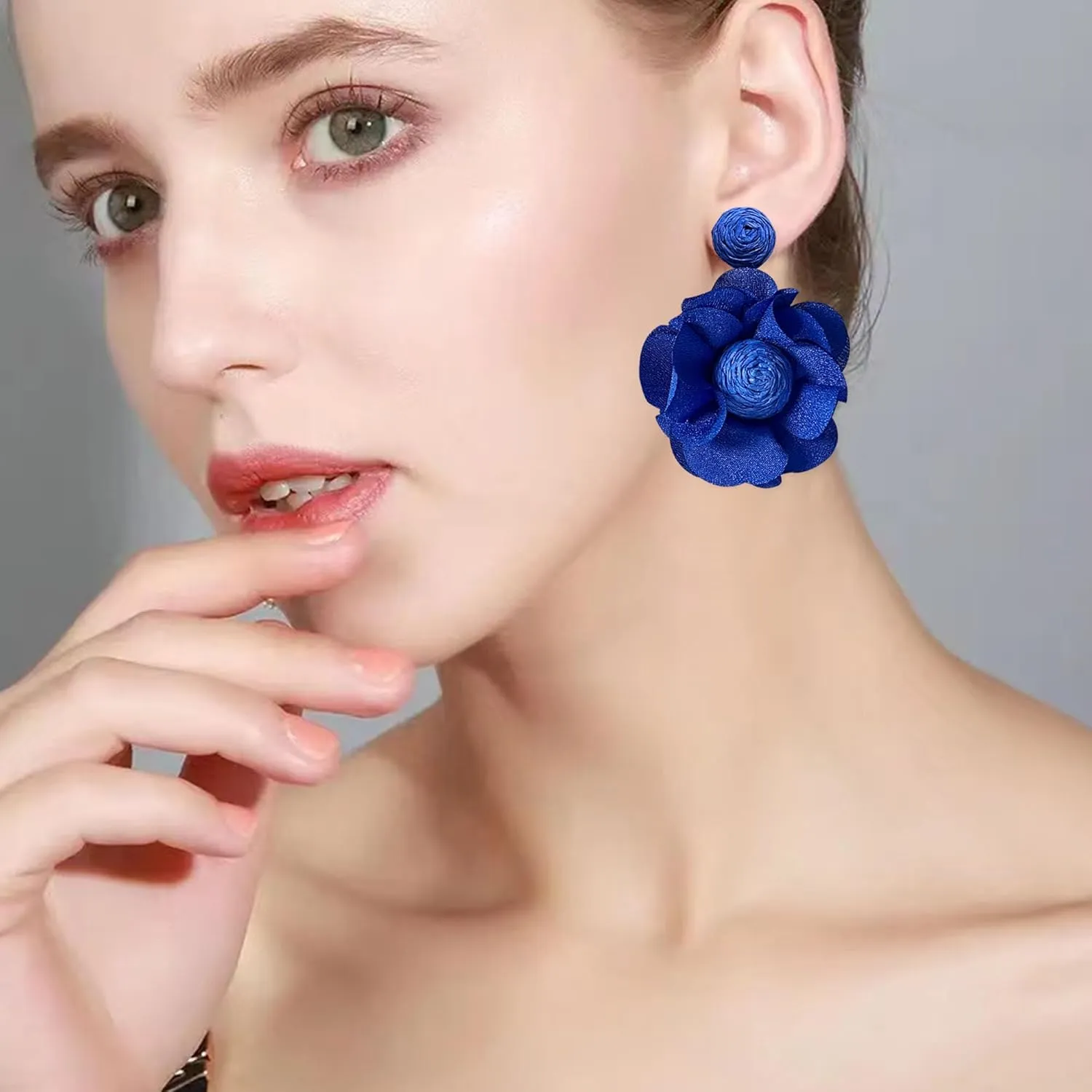 Rattan Flower Drop Earrings Raffia Dangle Boho Statement Earrings for Women