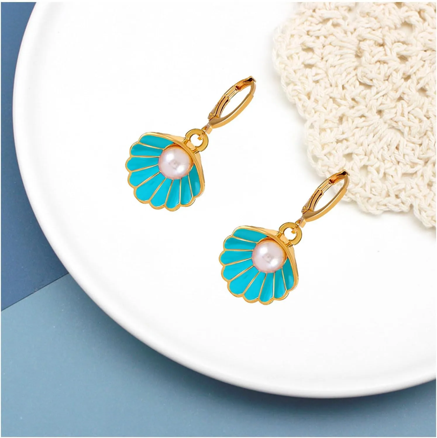 Sea Shell Pearl Hoop Earrings for Women Boho Beach Simple Delicate Hoop Earrings Women Gold Huggie Hoop Earrings Jewelry
