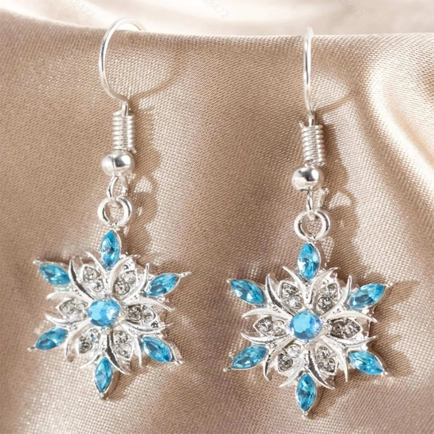 Snowflake Earrings and Necklace Set for Women Elegant Delicate Pave Crystal Cubic Zirconia Winter Frozen Flower Stud Earrings for Birthday Valentine Mother's Day Christmas Jewelry Gifts