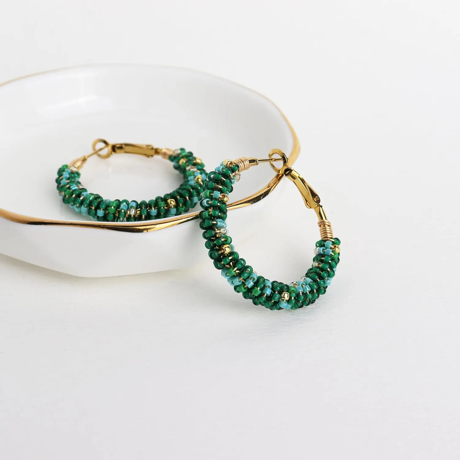 Sonateomber Handmade Beaded Gold Hoop Hugge Earrings for Women Boho Big Multicolor Purple Fuchsia Seed Beads Native American Bohemia Circle Earrings Prom Wedding Bridal Statement Jewelry Gift