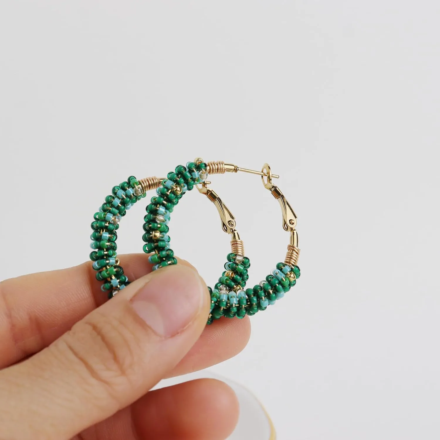 Sonateomber Handmade Beaded Gold Hoop Hugge Earrings for Women Boho Big Multicolor Purple Fuchsia Seed Beads Native American Bohemia Circle Earrings Prom Wedding Bridal Statement Jewelry Gift