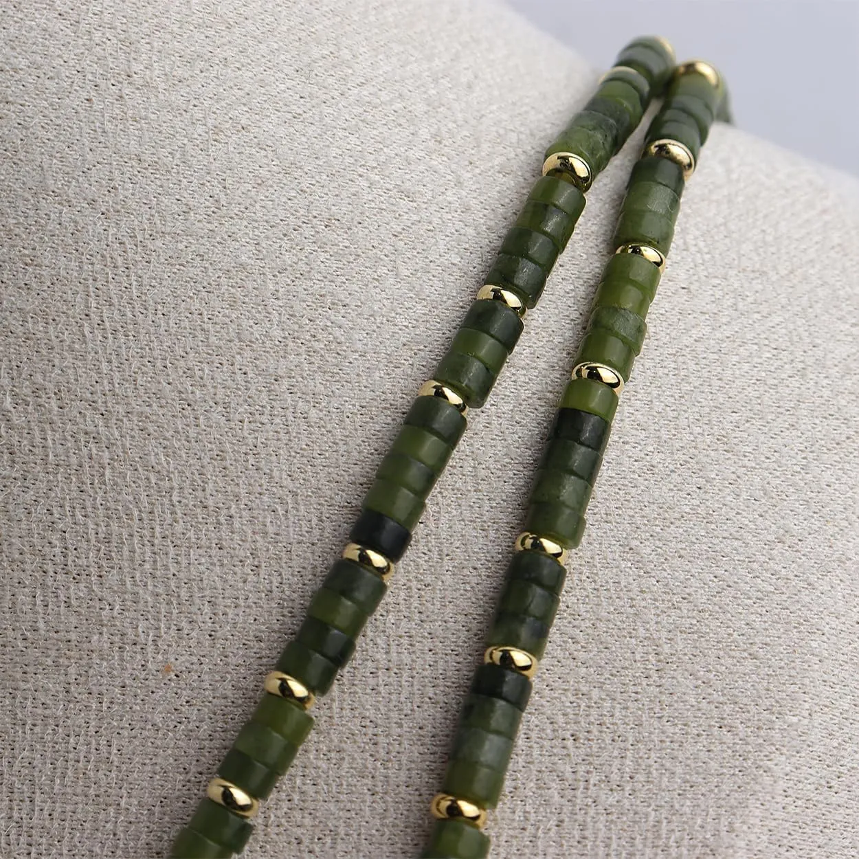 Sonateomber Natural Gemstone Beaded Boho Choker Necklaces for Women, Dainty Bohemian Handmade Crystal Stone Bead Gold Statement Chain Prom Accessories Jewelry Gift