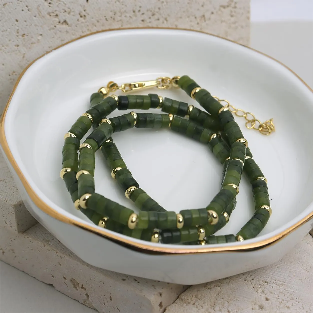 Sonateomber Natural Gemstone Beaded Boho Choker Necklaces for Women, Dainty Bohemian Handmade Crystal Stone Bead Gold Statement Chain Prom Accessories Jewelry Gift