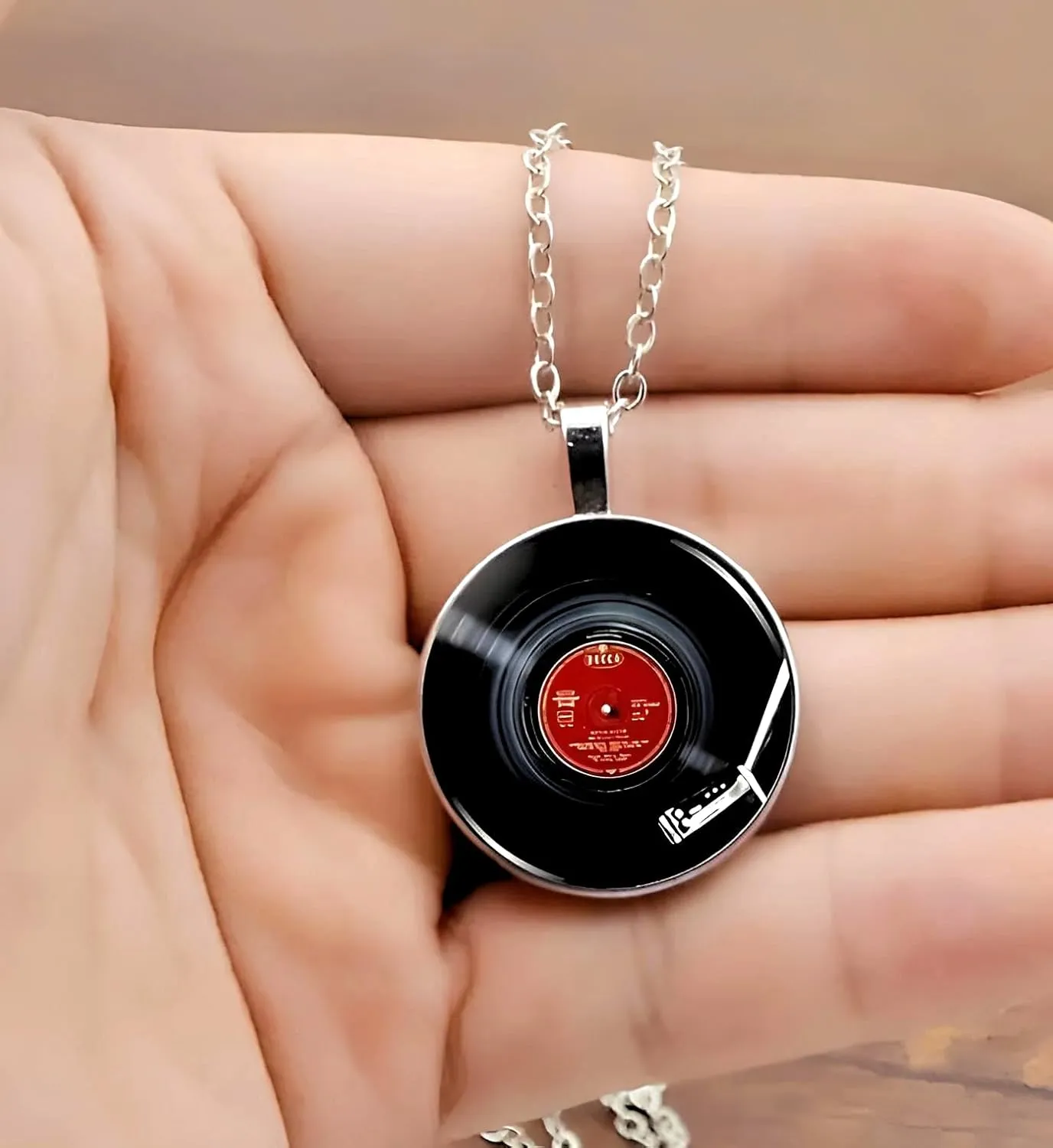 Unique Music Record Pendant Necklace - Avant-Garde Fashion Accessory, Eye-Catching Design for Men and Women - Birthday, Christmas Gift or Personalized Jewelry