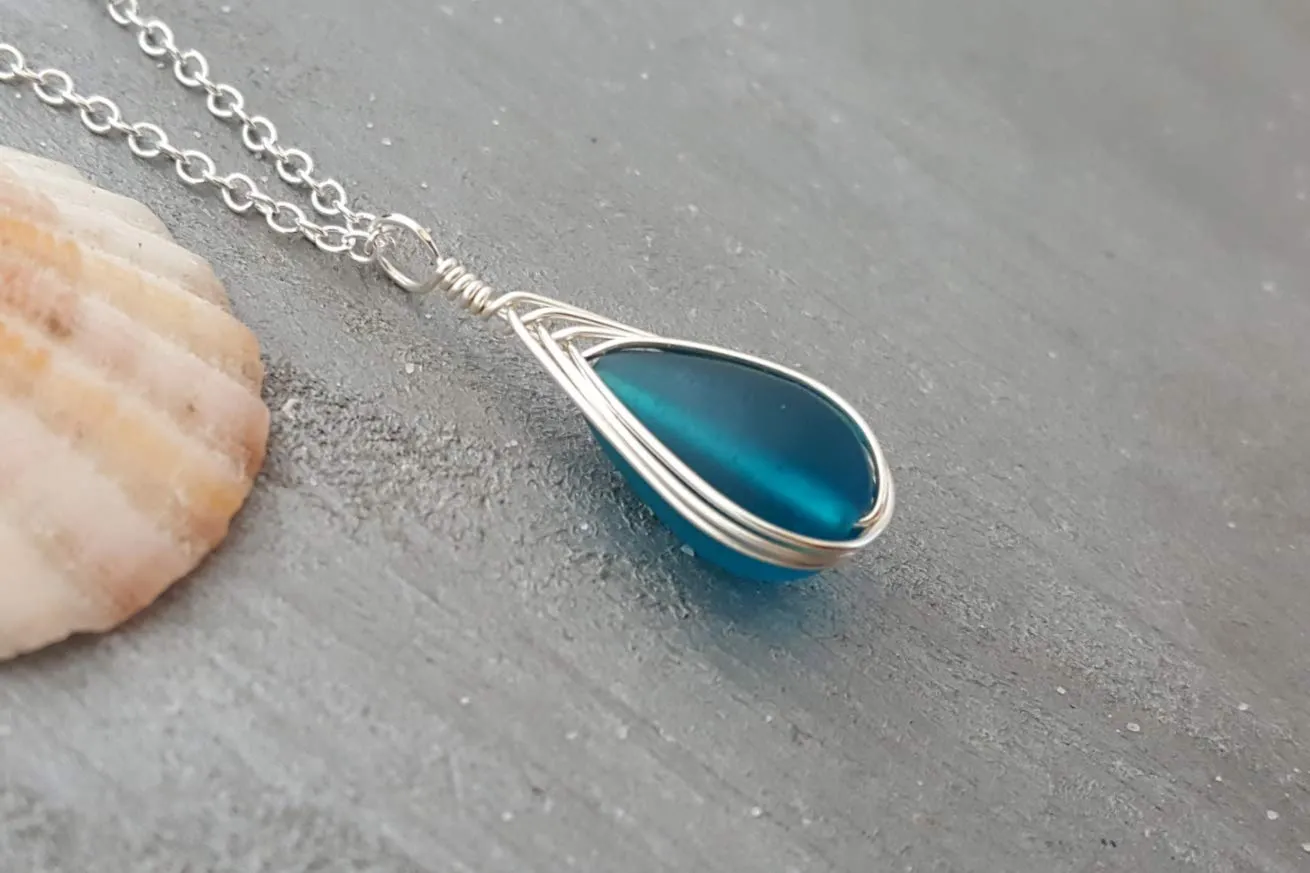 Yinahawaii Handmade Sea Glass Necklace, Hawaiian Jewelry For Women, Braided Teardrop Necklace, Unique Sea Glass Jewelry For Women Birthday Gift (Teal)